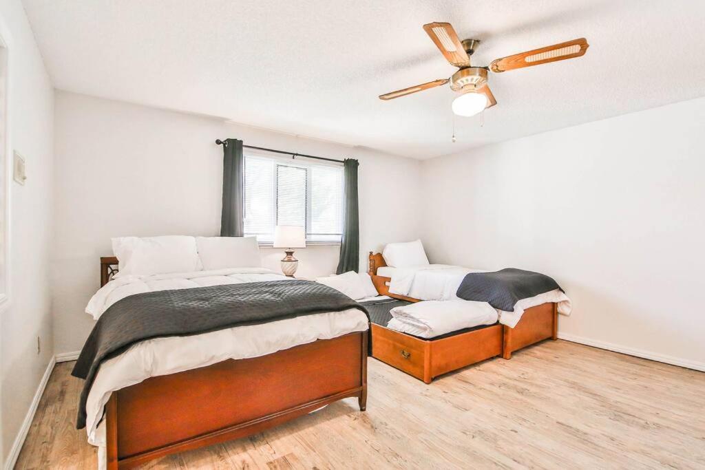 Hot Tub, Privacy, Sleeps 11 & Tons Of Space! Lubbock Eksteriør bilde