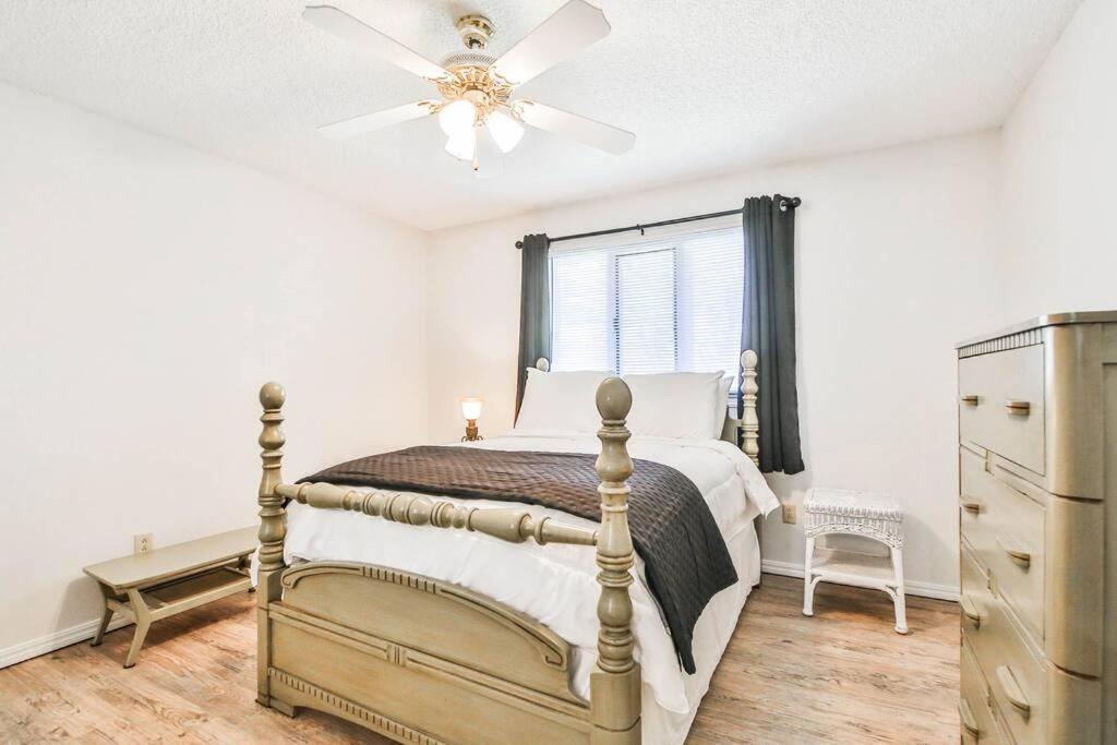 Hot Tub, Privacy, Sleeps 11 & Tons Of Space! Lubbock Eksteriør bilde