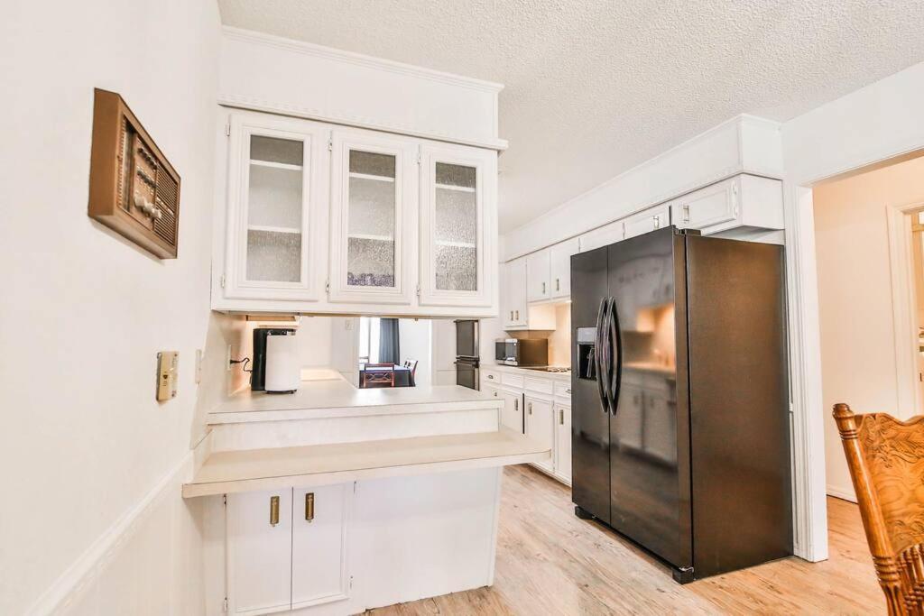 Hot Tub, Privacy, Sleeps 11 & Tons Of Space! Lubbock Eksteriør bilde
