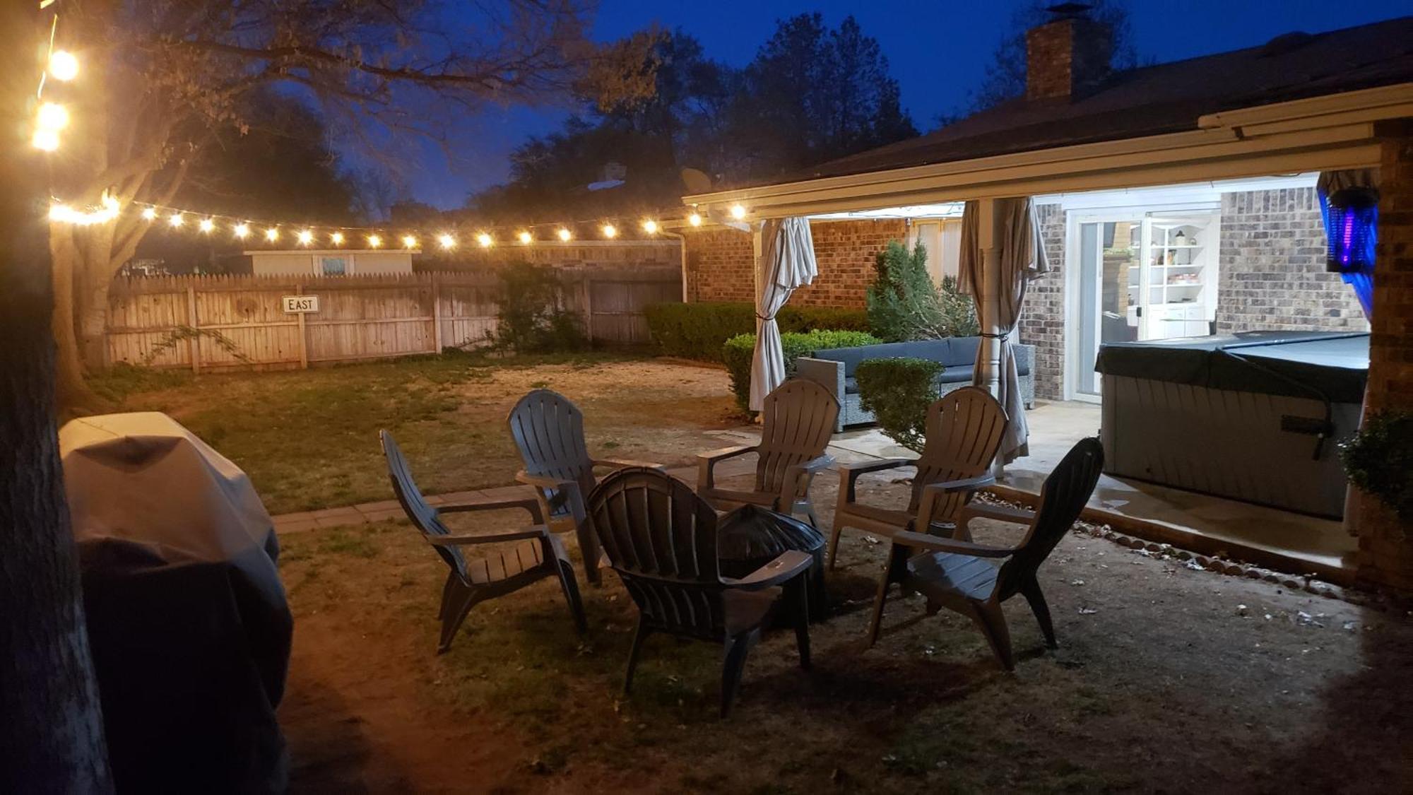Hot Tub, Privacy, Sleeps 11 & Tons Of Space! Lubbock Eksteriør bilde